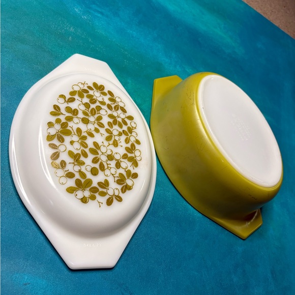 Vintage PYREX USA 043 Casserole 1 1/2 QT dish lid VERDE GREEN OLIVE Avocado 70s - Picture 2 of 5